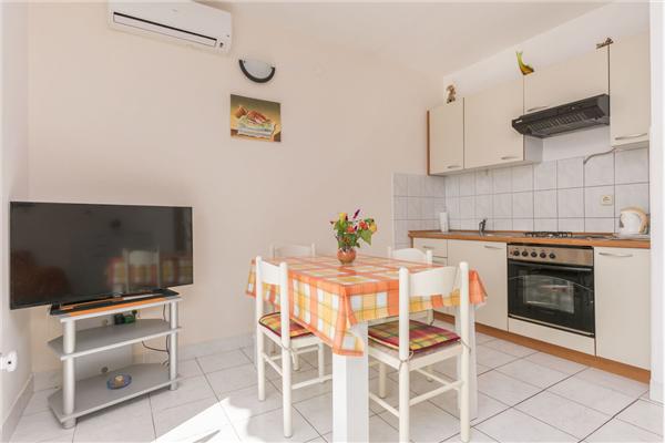 Apartment A2, for 4 persons