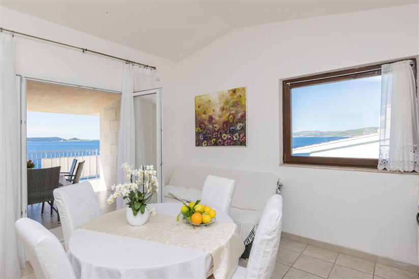 Apartment A1, for 6 persons