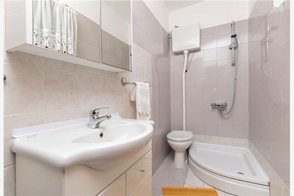 Apartment A2, for 6 persons