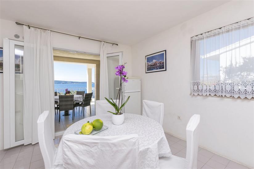 Apartment A2, for 6 persons