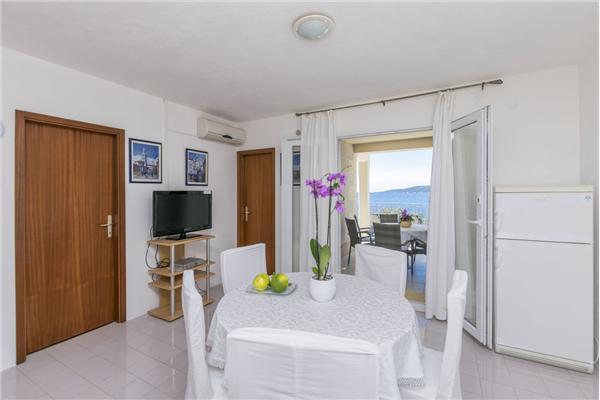 Apartment A2, for 6 persons