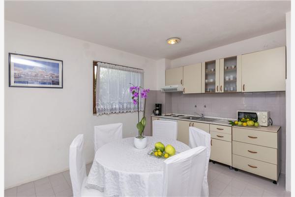 Apartment A2, for 6 persons