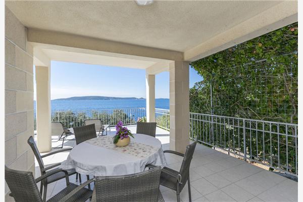 Apartment A2, for 6 persons