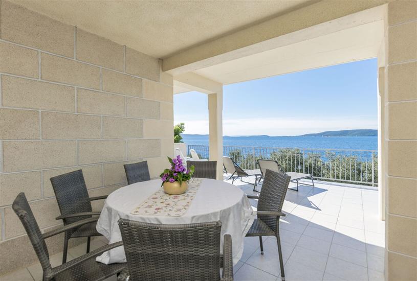 Apartment A2, for 6 persons