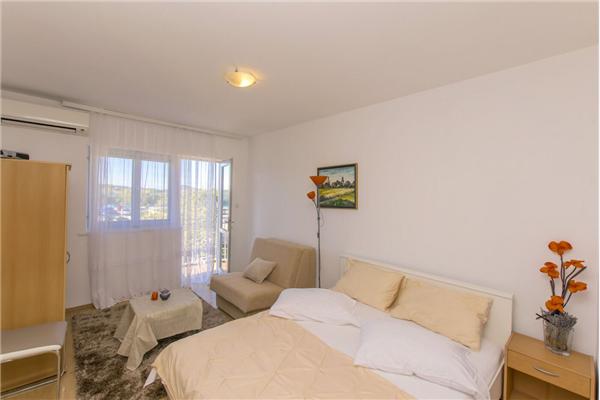 Apartment A2, for 6 persons