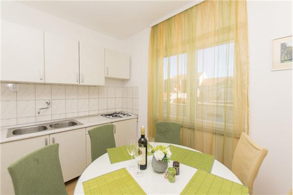 Apartment A2, for 6 persons