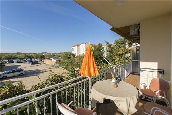 Apartment A2, for 6 persons