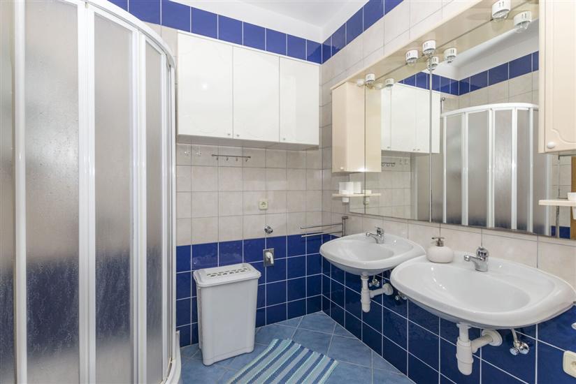 House K1, for 8 persons