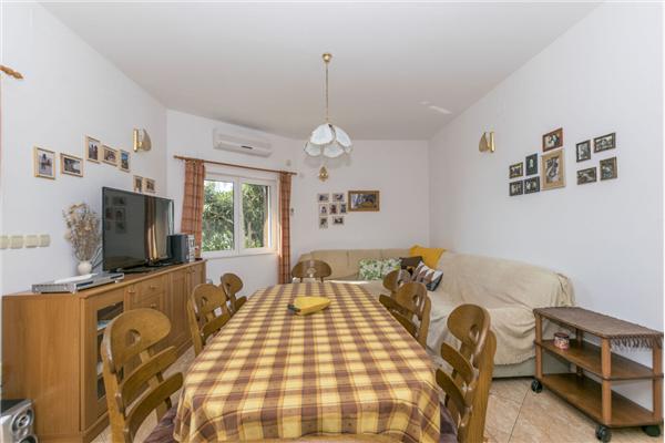 House K1, for 8 persons