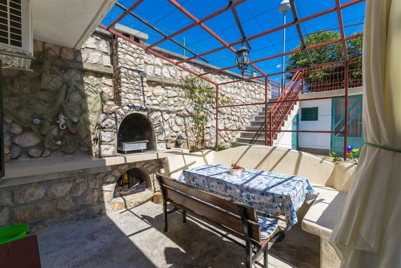 Apartment A1, for 5 persons