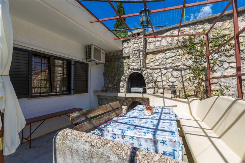 Apartment A1, for 5 persons