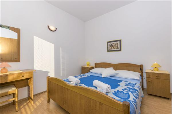 Apartment A2, for 6 persons