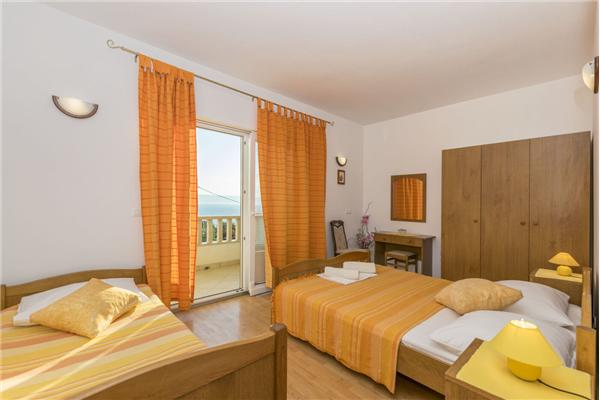 Apartment A2, for 6 persons