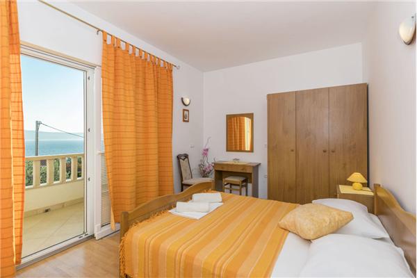 Apartment A2, for 6 persons