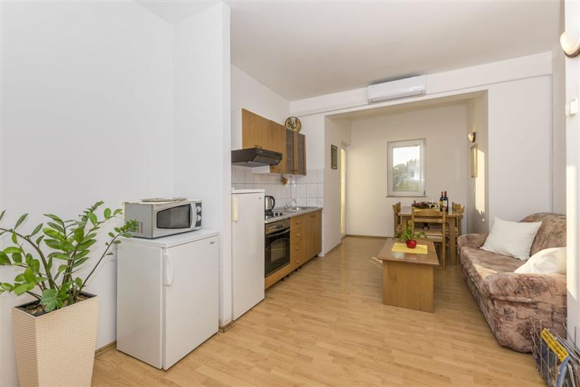 Apartment A2, for 6 persons