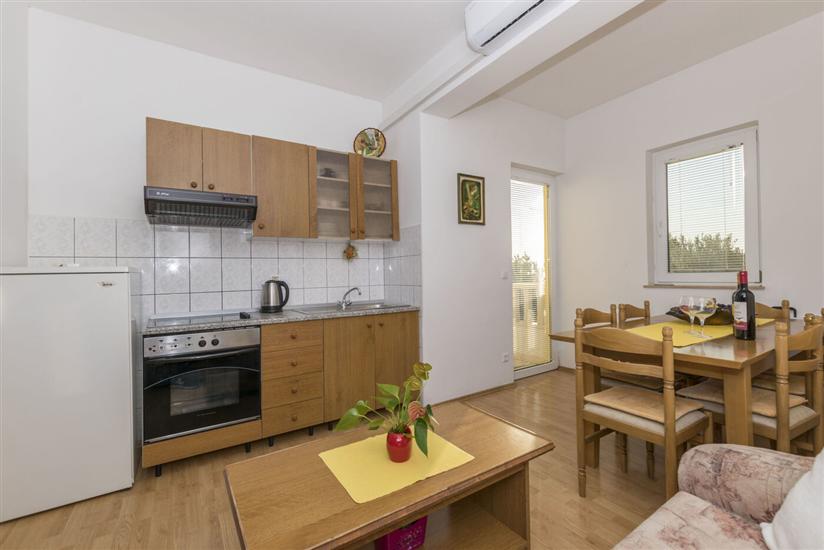 Apartment A2, for 6 persons