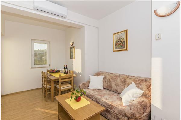 Apartment A2, for 6 persons