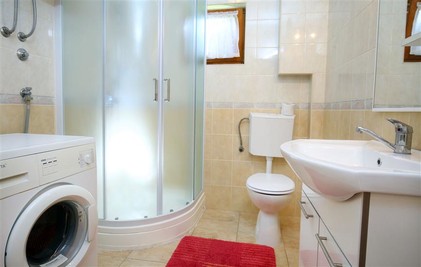 Apartment A1, for 6 persons