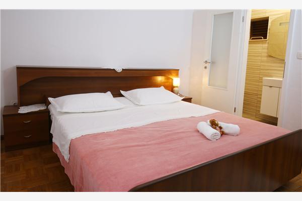 Apartment A1, for 6 persons