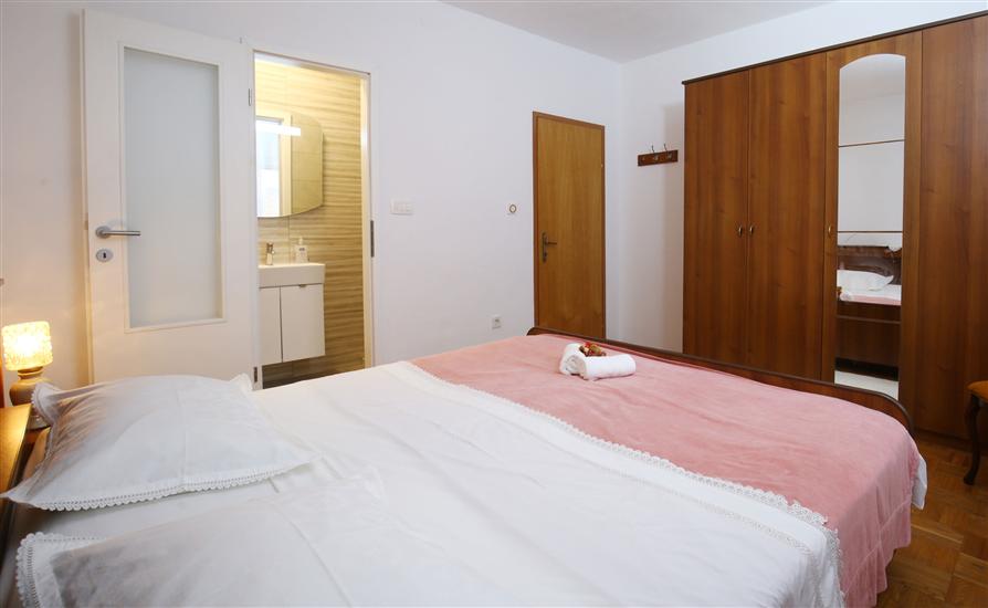 Apartment A1, for 6 persons