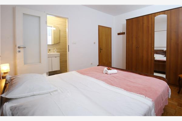 Apartment A1, for 6 persons