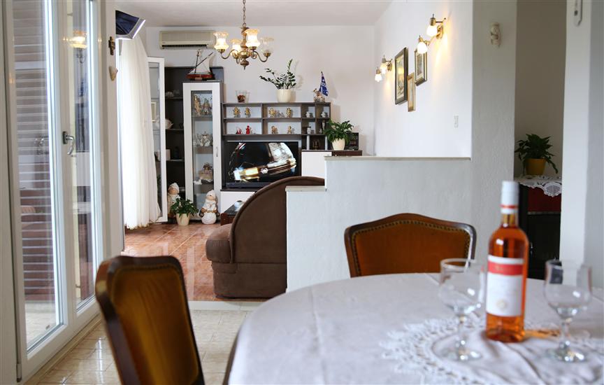 Apartment A1, for 6 persons