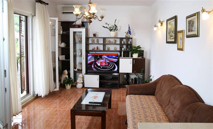 Apartment A1, for 6 persons