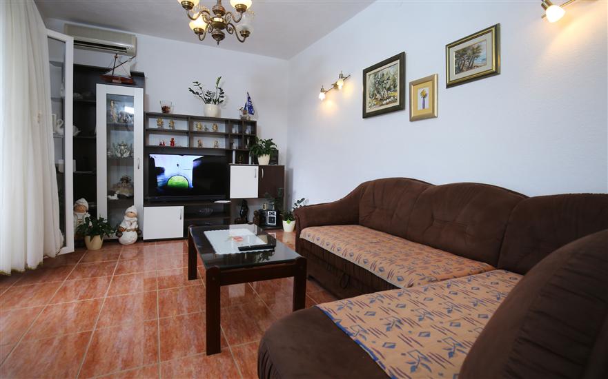 Apartment A1, for 6 persons