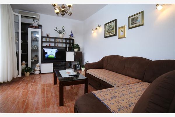 Apartment A1, for 6 persons
