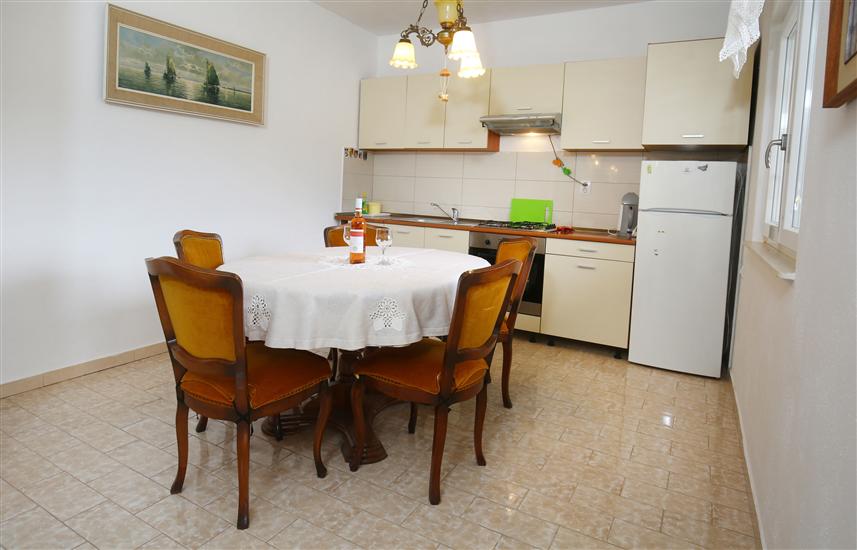 Apartment A1, for 6 persons