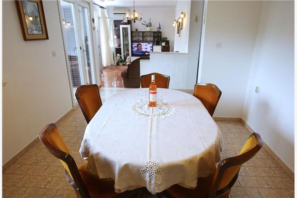 Apartment A1, for 6 persons