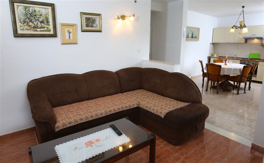 Apartment A1, for 6 persons