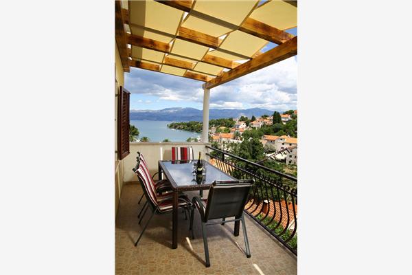 Apartment A2, for 5 persons