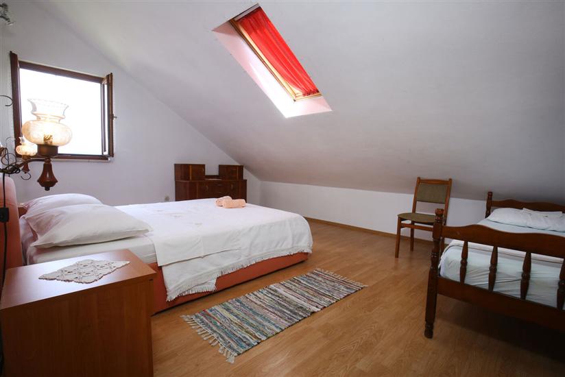 Apartment A2, for 5 persons