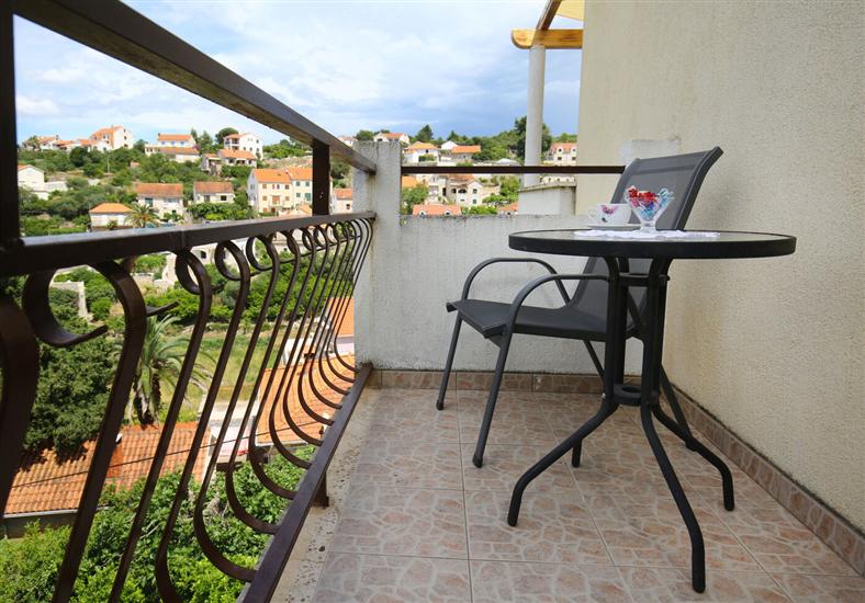 Apartment A2, for 5 persons