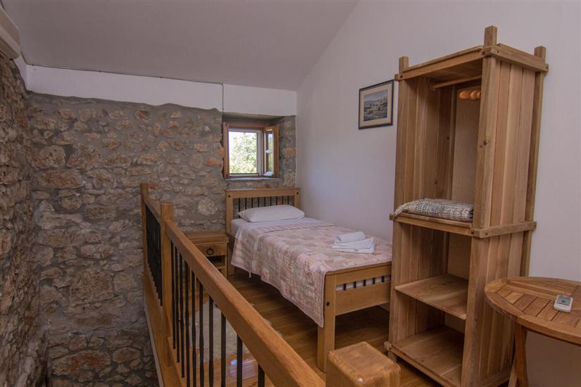 House A1, for 14 persons