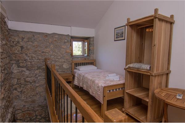 House A1, for 14 persons