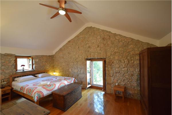 House A1, for 14 persons