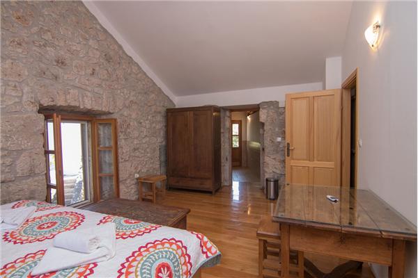 House A1, for 14 persons