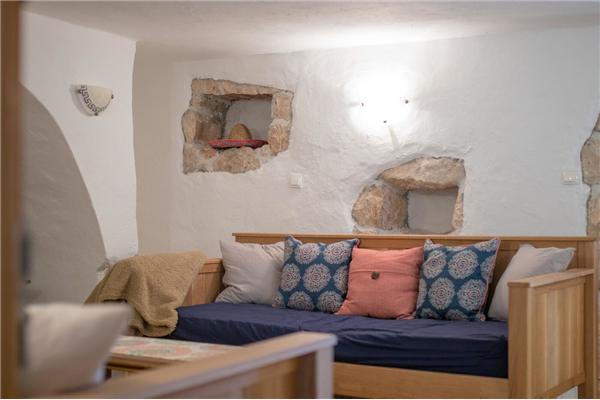 House A1, for 14 persons