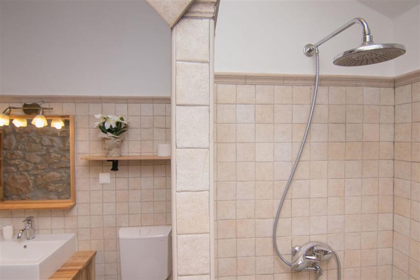 House A1, for 14 persons