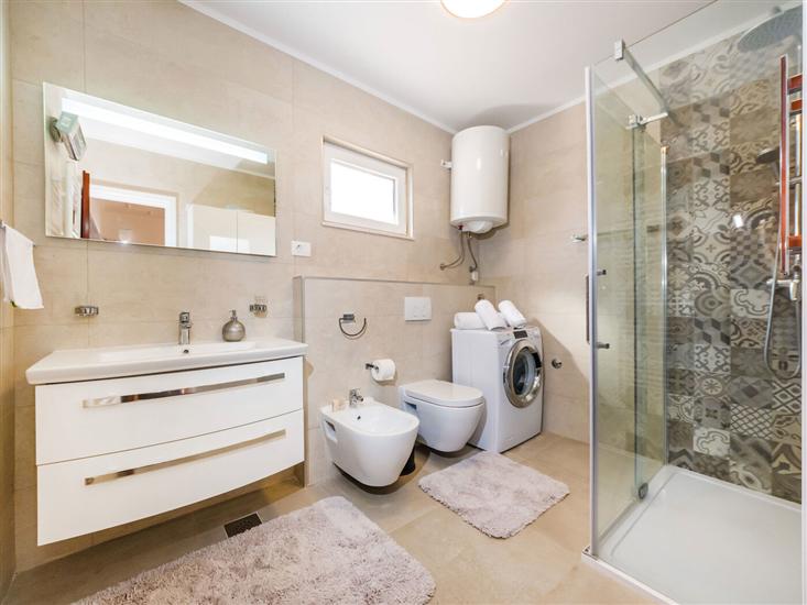 House K1, for 10 persons