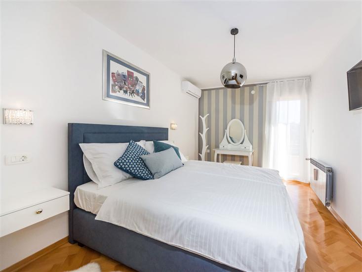 House K1, for 10 persons