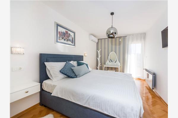 House K1, for 10 persons