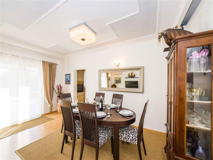 House K1, for 10 persons