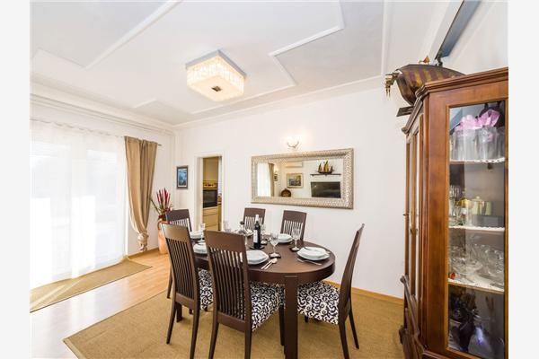 House K1, for 10 persons