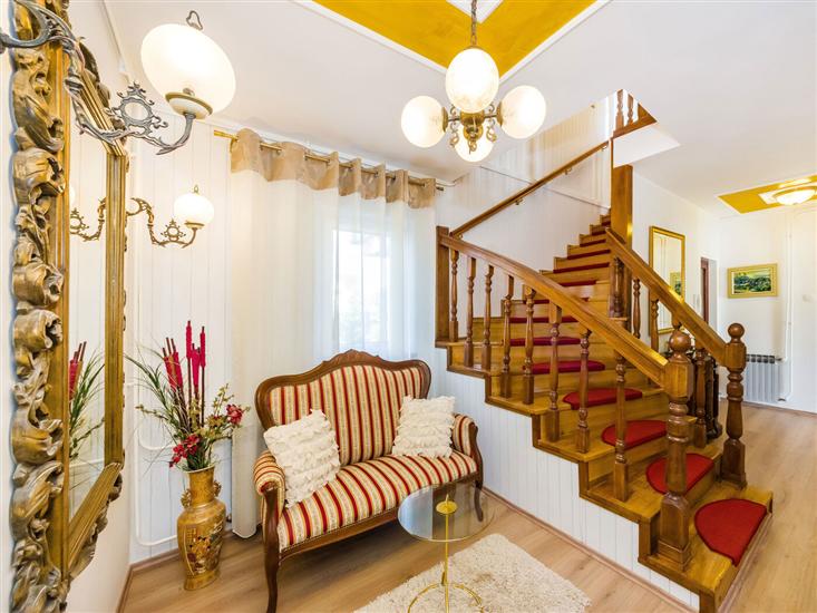 House K1, for 10 persons