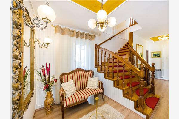 House K1, for 10 persons