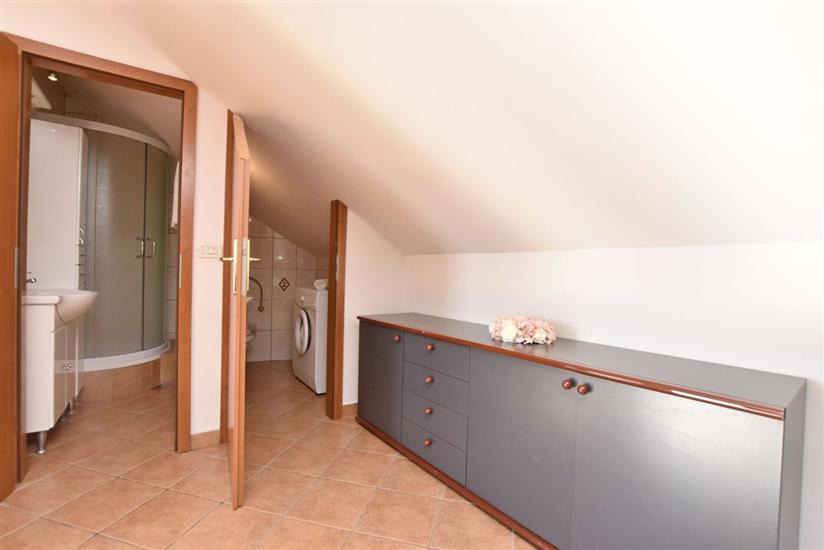 House K1, for 8 persons