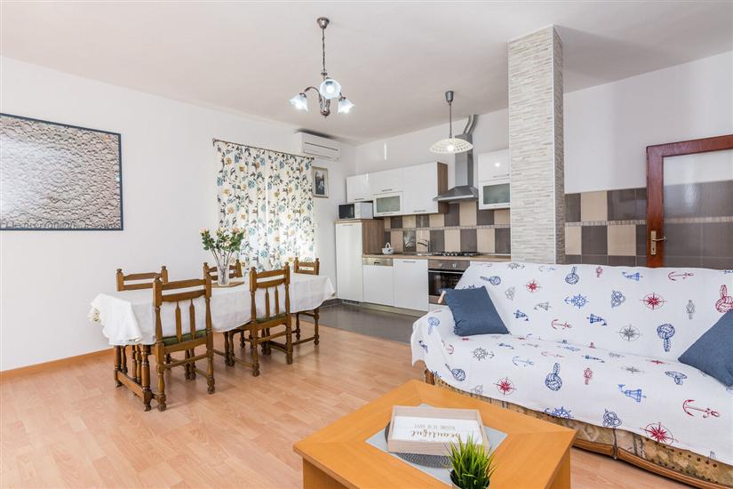 Apartment A3, for 7 persons